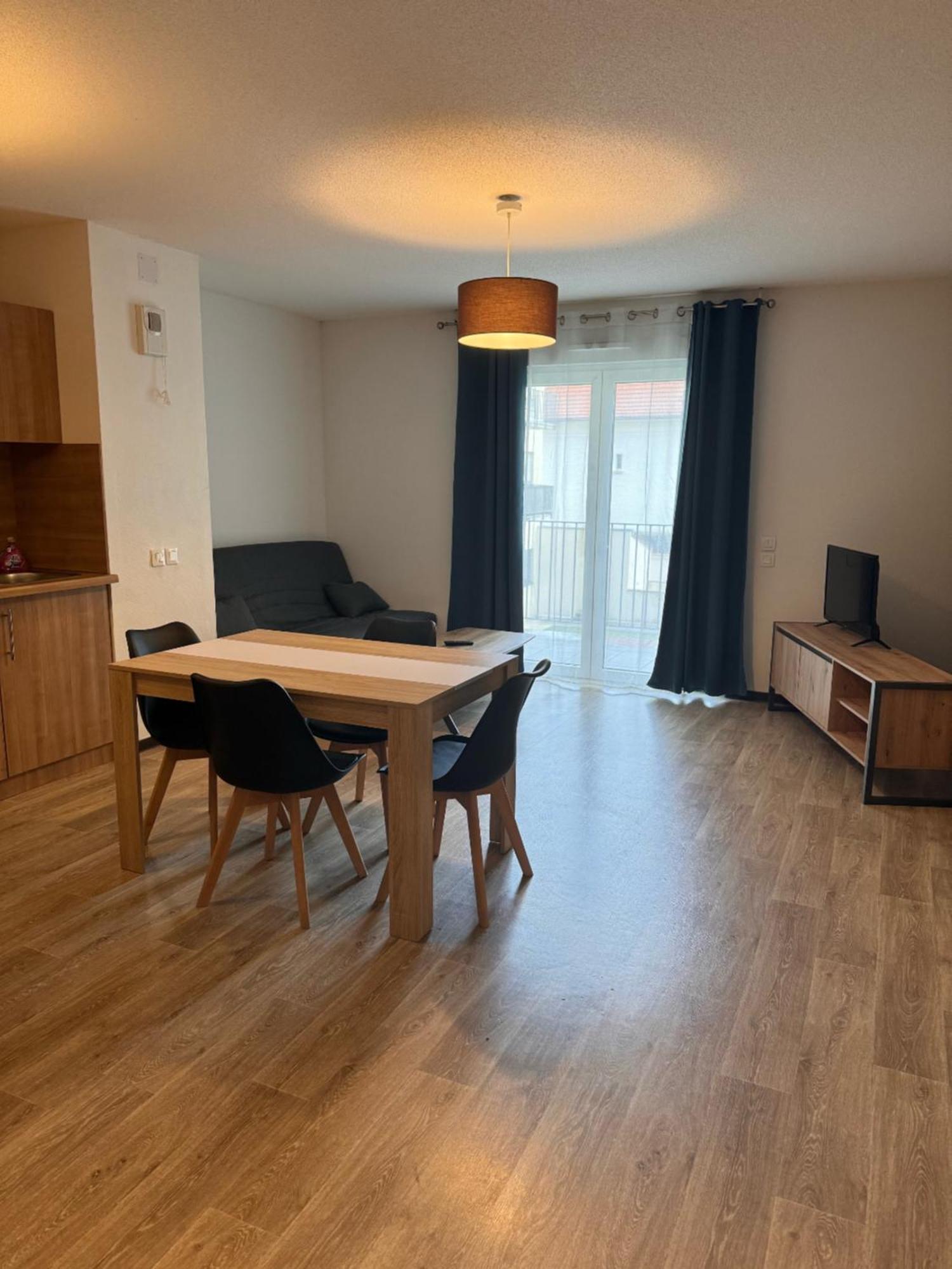 Kosy Appart'Hotel 7Eme Art Saint-Avold Bagian luar foto