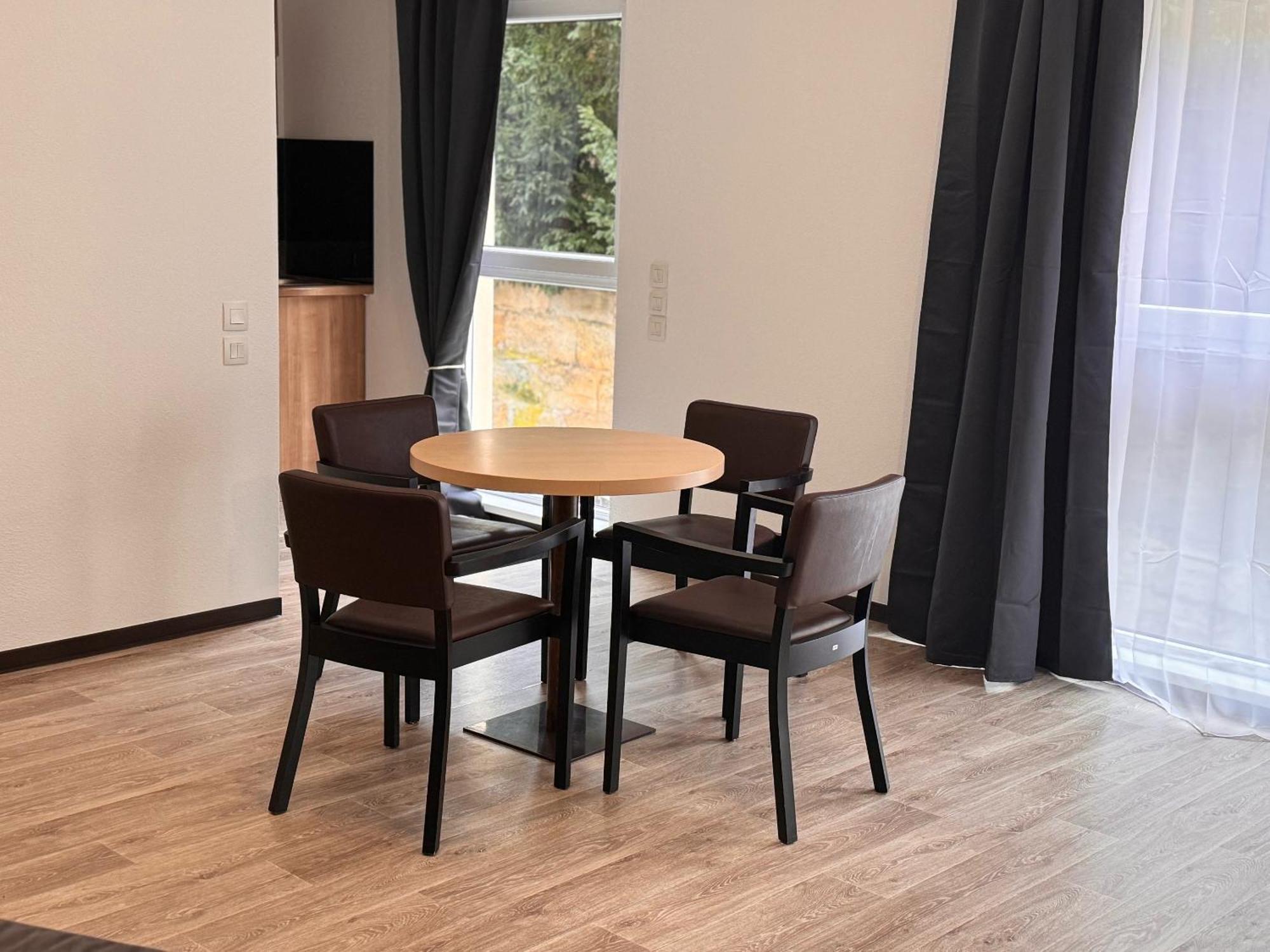 Kosy Appart'Hotel 7Eme Art Saint-Avold Bagian luar foto