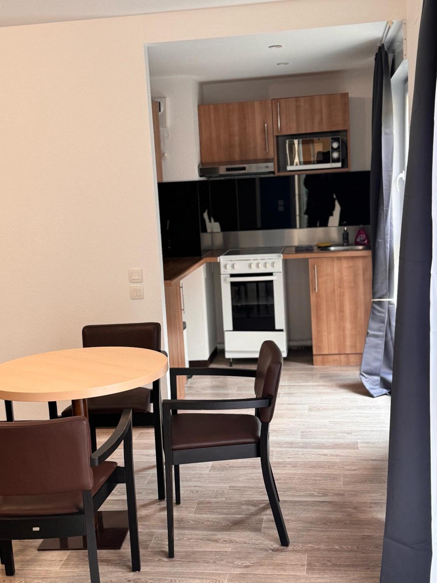 Kosy Appart'Hotel 7Eme Art Saint-Avold Bagian luar foto