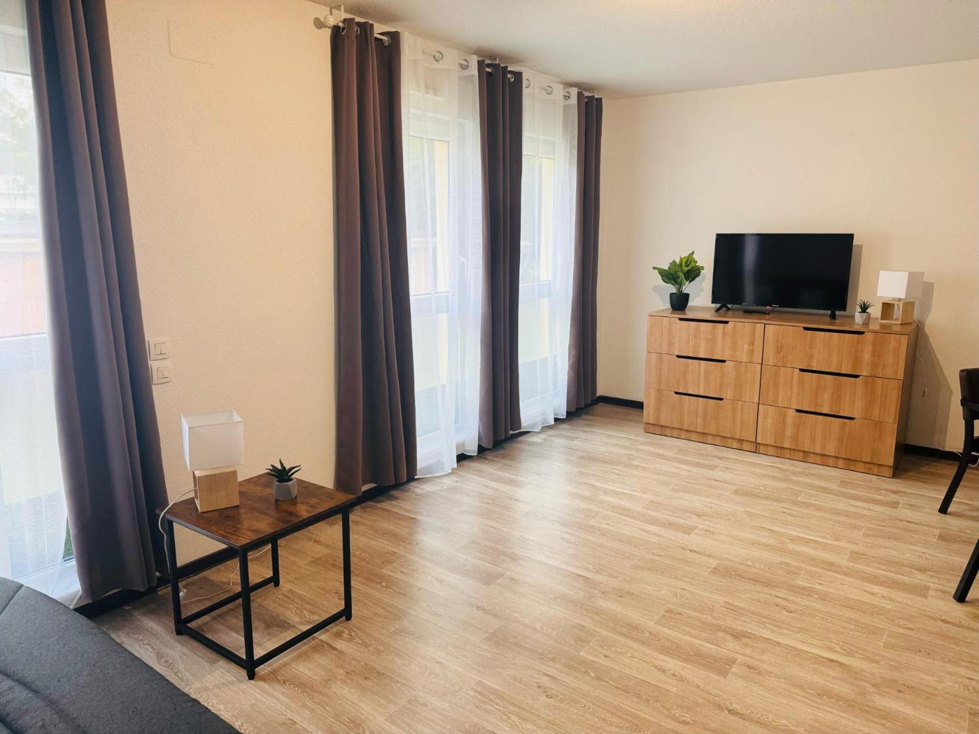 Kosy Appart'Hotel 7Eme Art Saint-Avold Bagian luar foto